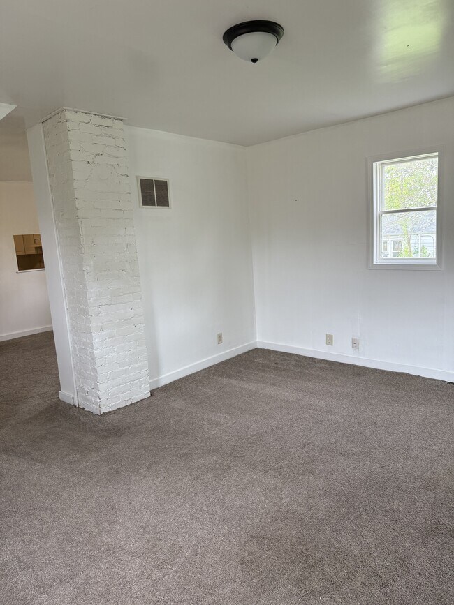 Photo - 5009 Hoagland Ave