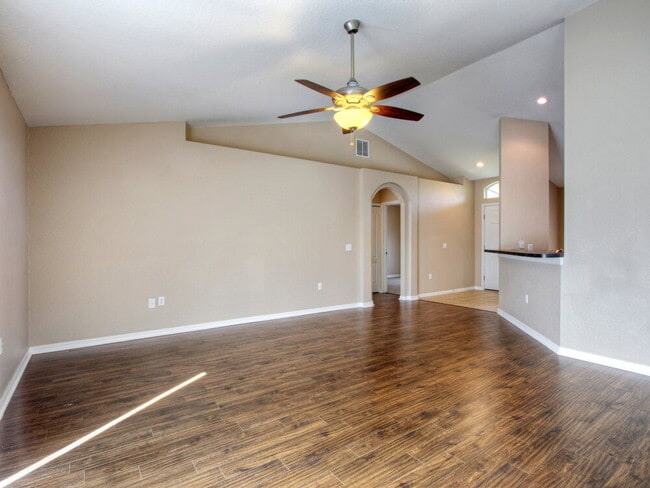 Photo - 8364 Greystone Dr