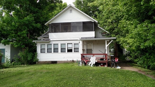 Photo - 1015 2nd Ave Unit 1015 2nd Avenue - Upper