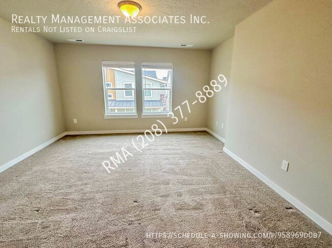 Photo - 412 N Traquair Ln