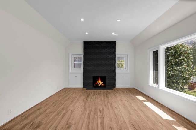 Photo - 2151 N Altadena Dr