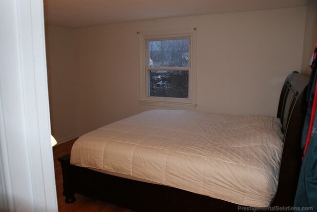 Building Photo - 250 Spring Cir Unit 1