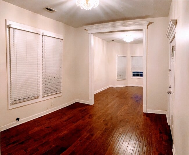 Building Photo - 3418 W McLean Ave