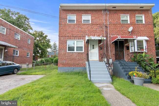 Building Photo - 2022 Oliver St