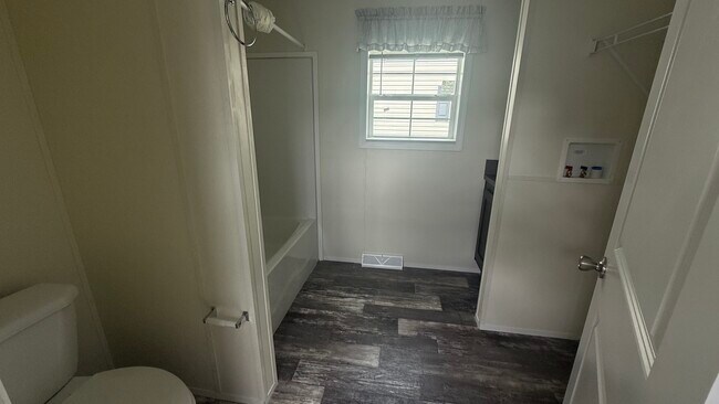 Photo - 5 Winesap Ln