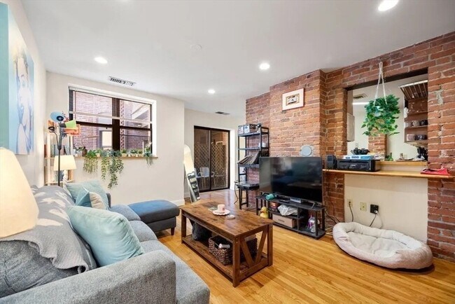 Photo - 95 Gainsborough St Unidad 307