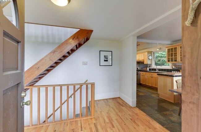 Photo - 3821 SW Hillside Dr