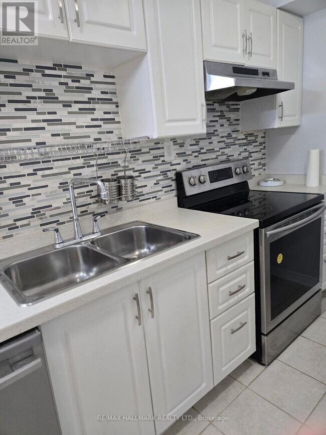 Photo - 2 Lady Loretta Ln