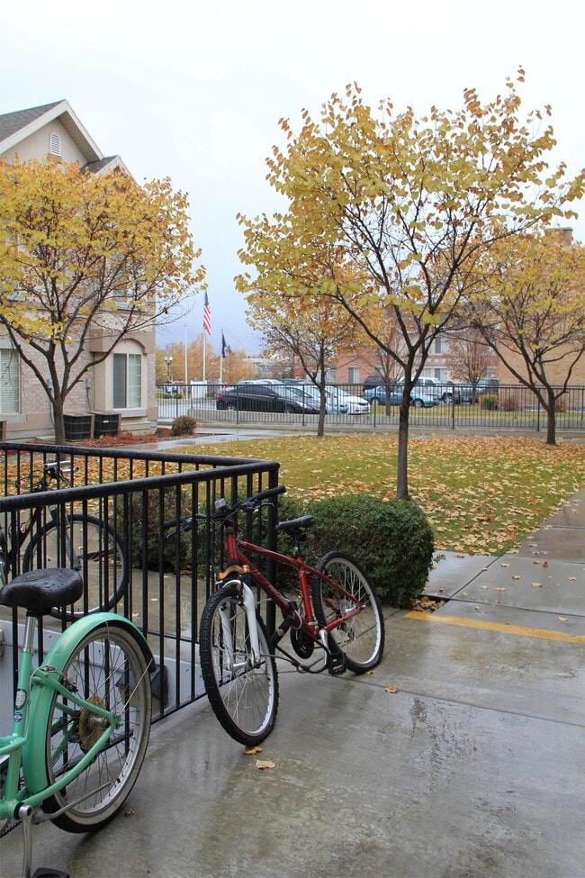 Photo - 1080 E 450 N