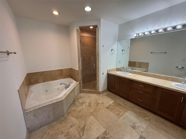 Photo - 2515 NE 18th St