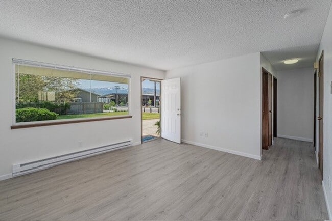 Photo - 1037/1039 Eastmont Ave. Duplex Unit 1037