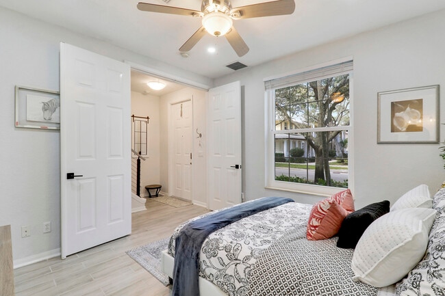 Photo - 1472 Corbison Point Pl