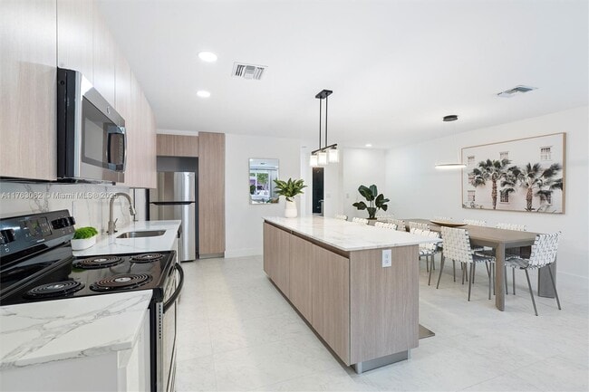 Building Photo - 1212 NW 6th Ct Rental
