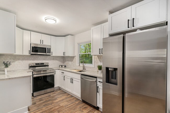 Photo - 3181 Pennington Cir SW