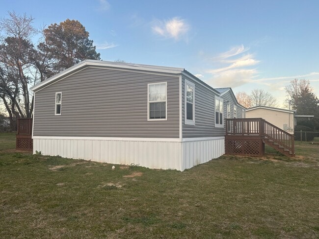 Photo - 118 Little Farm Ln