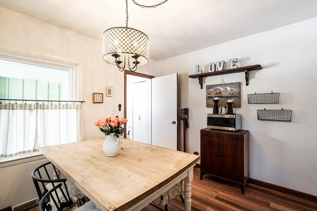 Photo - 535 W Montclaire Ave