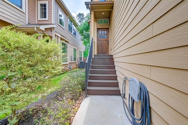 Photo - 50 Cheswood Manor Drive