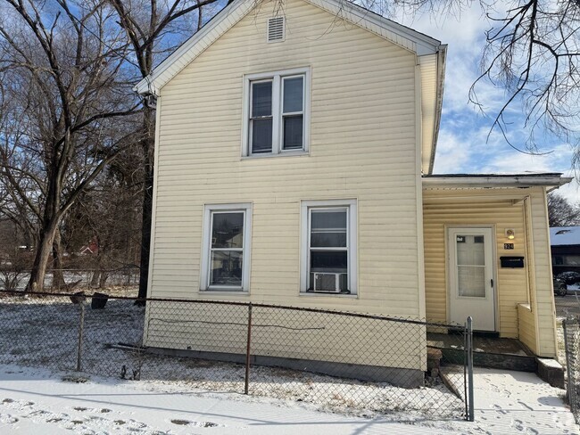 Building Photo - 924 S Helen St Rental