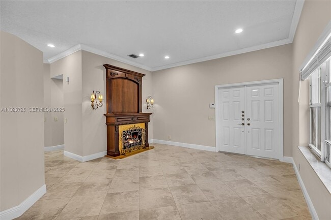 Photo - 949 Tanglewood Cir