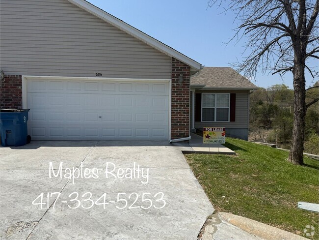 Building Photo - 3 Bed, 2.5 Bath. 2 Car Garage Patio Home f...