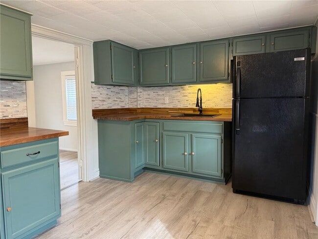 Photo - 144 Hopkins Hill Rd Unit A