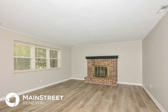 Photo - 562 Green Forest Dr