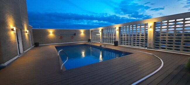 Photo - 1010-1030 Cherrier