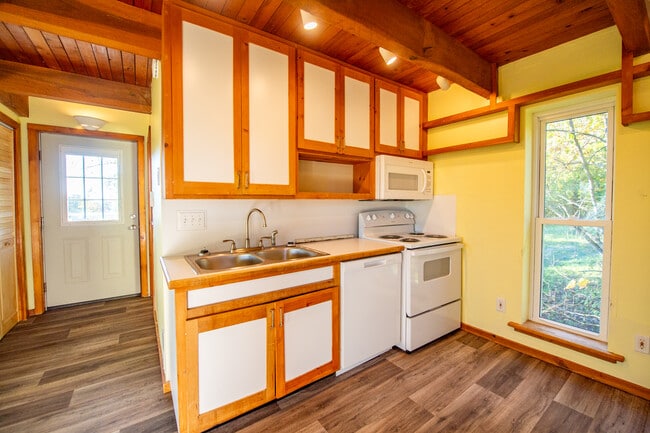 Photo - 10644 Peach Ridge Rd