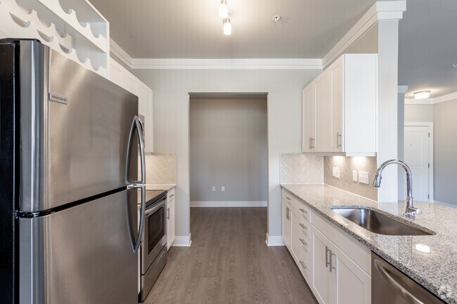 1BR, 1BA + Den - A2 - Vale Overland Park