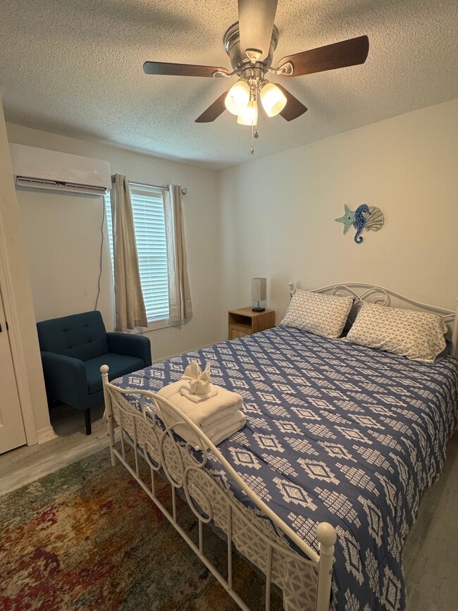 4584 Tamarind Dr Unit D