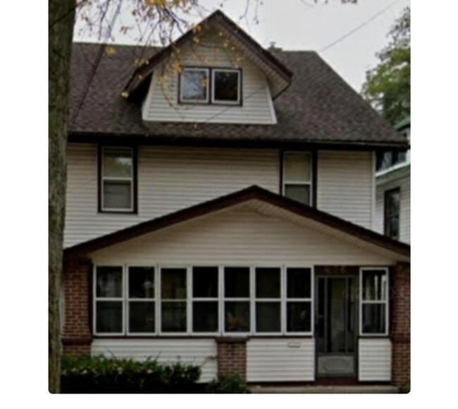 Building Photo - 436 Worden St SE Rental