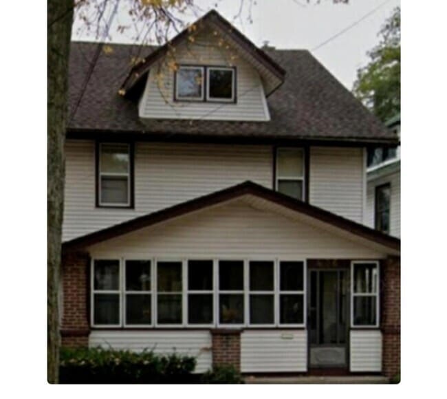 Building Photo - 436 Worden St SE Rental