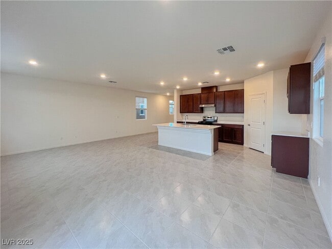 Building Photo - 7226 Saxby Ave Rental