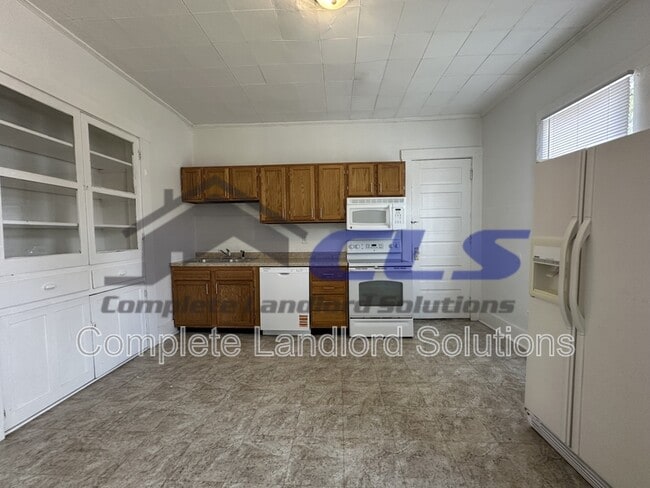 Photo - 1453 Walnut St