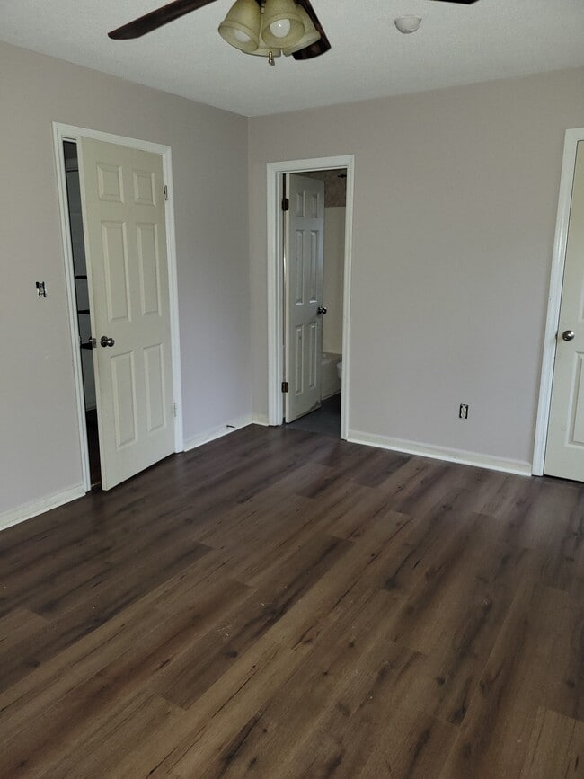 Master Bedroom - 522 Sunrise Ct