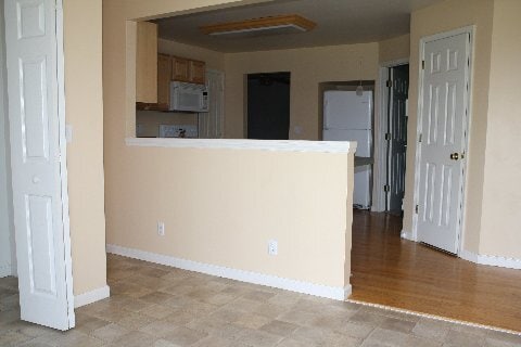 Photo - 309 Carver Ln