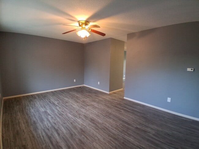 Photo - 924 Sunset Rdg