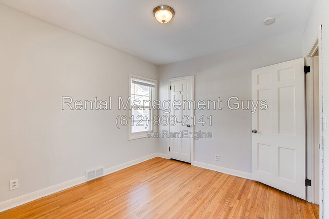 Photo - 3714 Kipling Ave