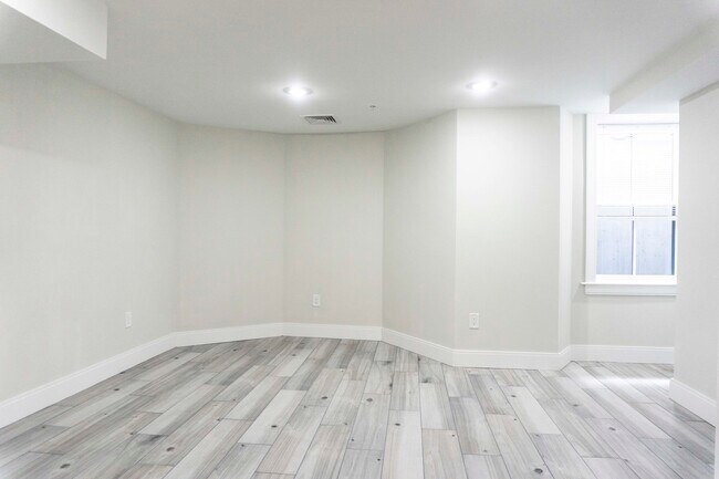 Photo - 81 Linden St Unidad #1