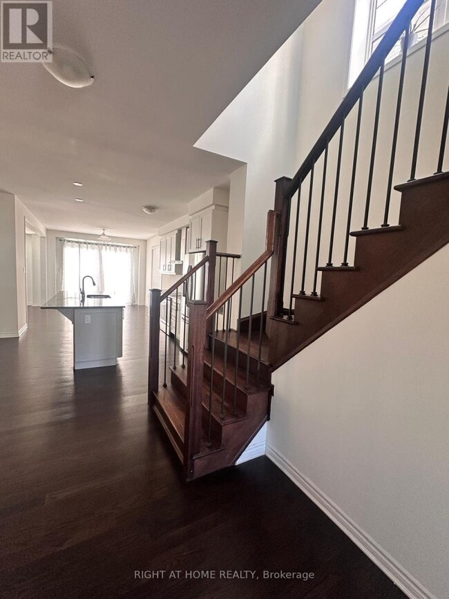 Photo - 516 Equestrian Way
