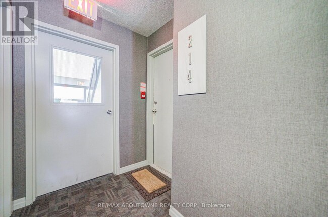 Photo - 1450 Glen Abbey Gate Unit 214