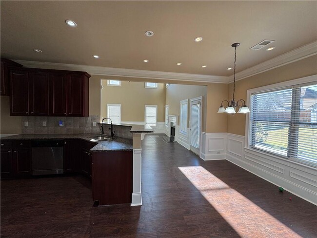 Photo - 352 Plymstock Dr