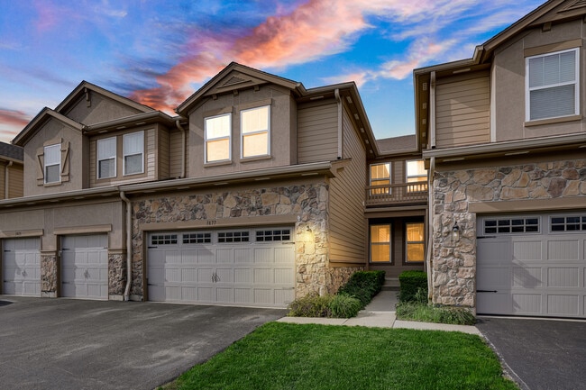 Building Photo - 1877 Crenshaw Cir