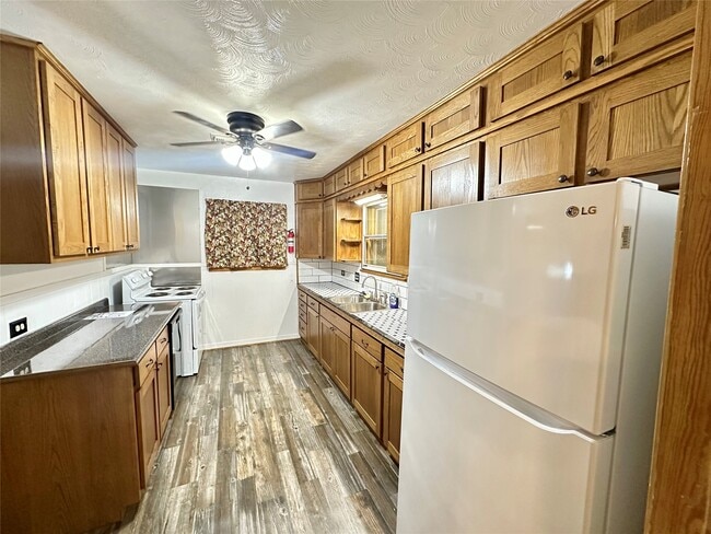 Photo - 2810 N Houston Dr