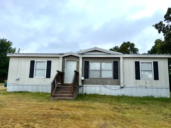 Building Photo - Gatesville