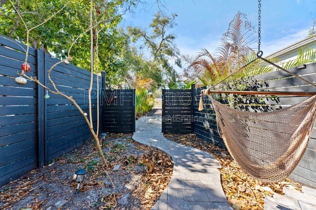 Photo - 8505 N Lamar Ave Unit B