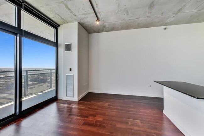 Photo - 235 W Van Buren St Unit 4107