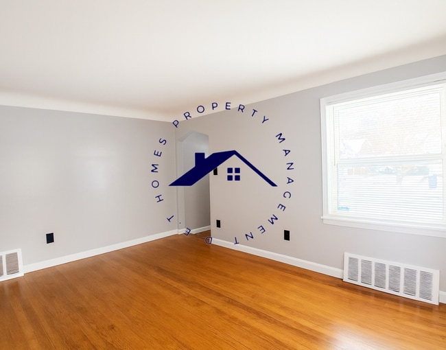 Photo - 18715 Sunderland Rd