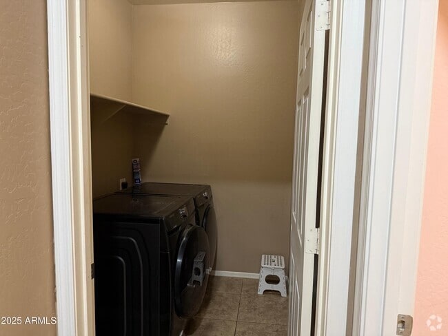 Building Photo - 6826 W Charter Oak Rd Rental