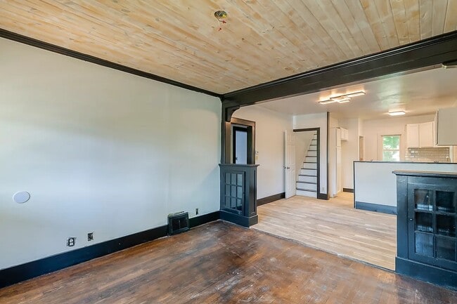 Photo - 1340 Lansing Ave